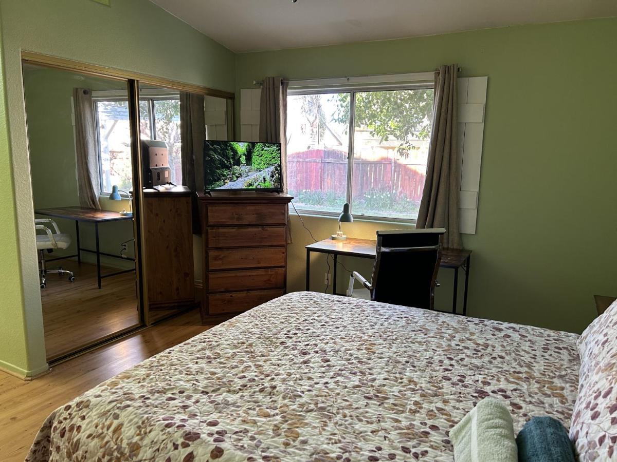Vineyard Vista Suite With Tv And Private Bathroom Hemet Exterior foto